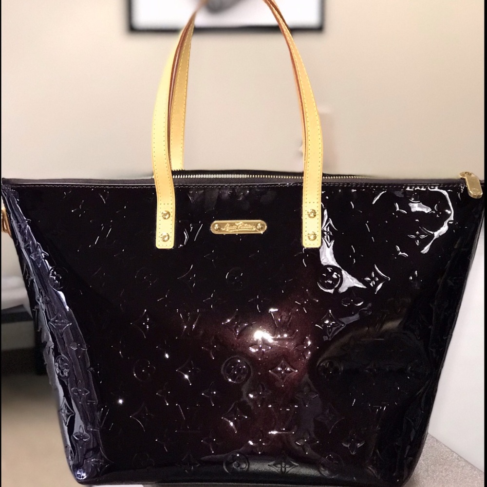 Vernis Bellevue GM in Amarante
 (discontinued!)